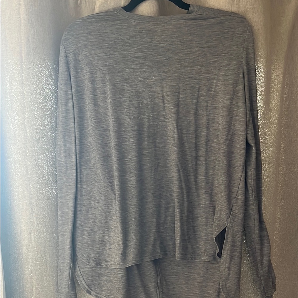Women's Gray Long Sleeve Top
